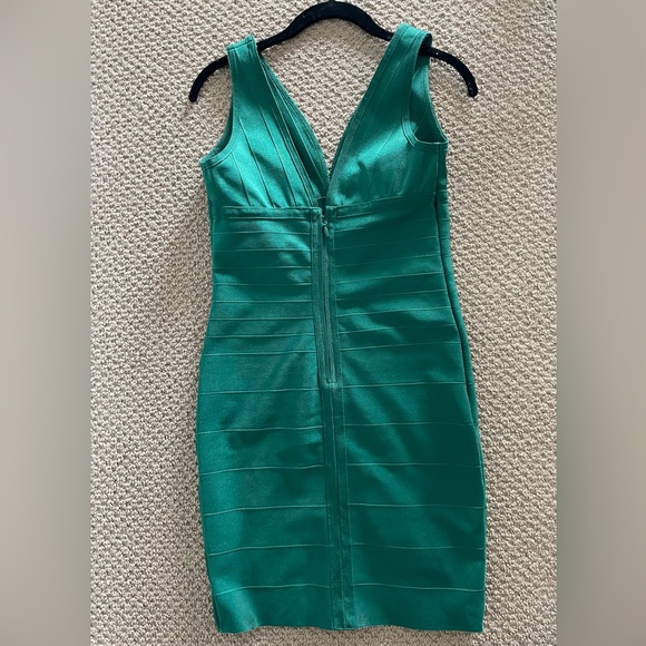 Emerald Green Bandage Plunge Front Midi Dress - Picture 2 of 7
